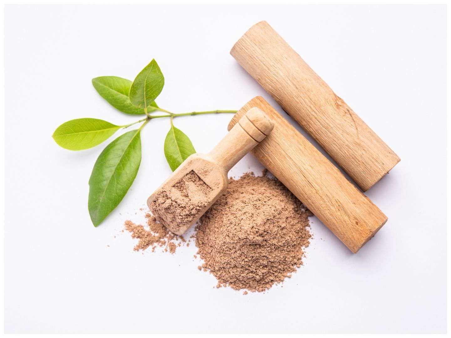 Sandalwood reduces inflammation on skin (Image via Vecteezy)